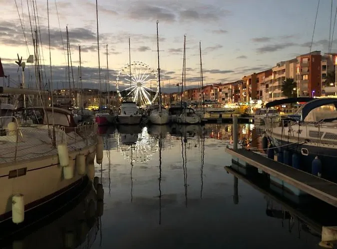 Cap D'agde Beau 2 Pieces Commerces A Pieds ! Apartman Agde